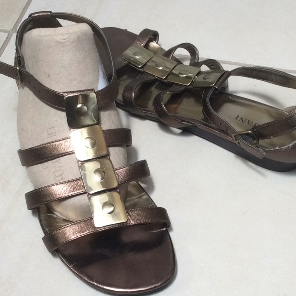 Alfani leather ladies bronze Sandals